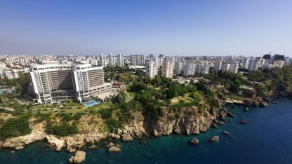 Antalya’da kent dokusuna zarar veriliyor
