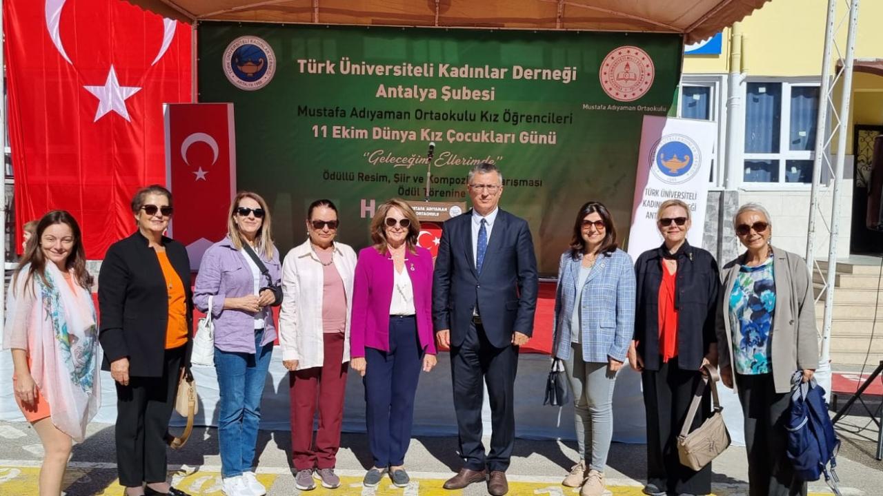 Antalya’da kız çocukları için farkındalık etkinliği: “Geleceğim Ellerimde”