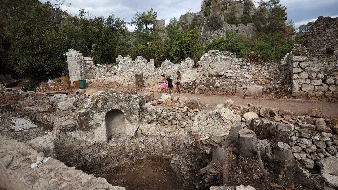 Antalya’da Olympos kazılarında 2 bin yıllık tarihi keşif! Likya’nın mirası gün yüzüne çıkıyor