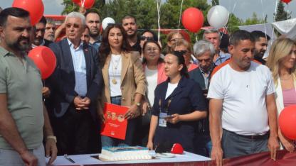 Antalya’da tutuklu Belediye Başkanı Muhittin Böcek için doğum günü pastası kesildi