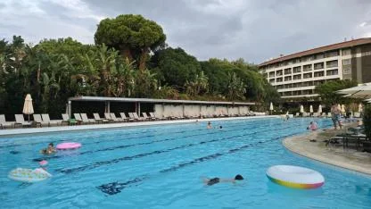 Antalya’da yağmur sonrası tatil keyfi devam ediyor