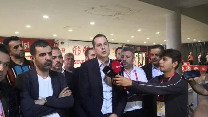 Antalyaspor Başkanı Perçin özür diledi! Belözoğlu ile devam dedi