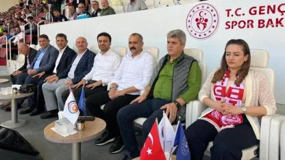 Antalyaspor maçına protokolden destek