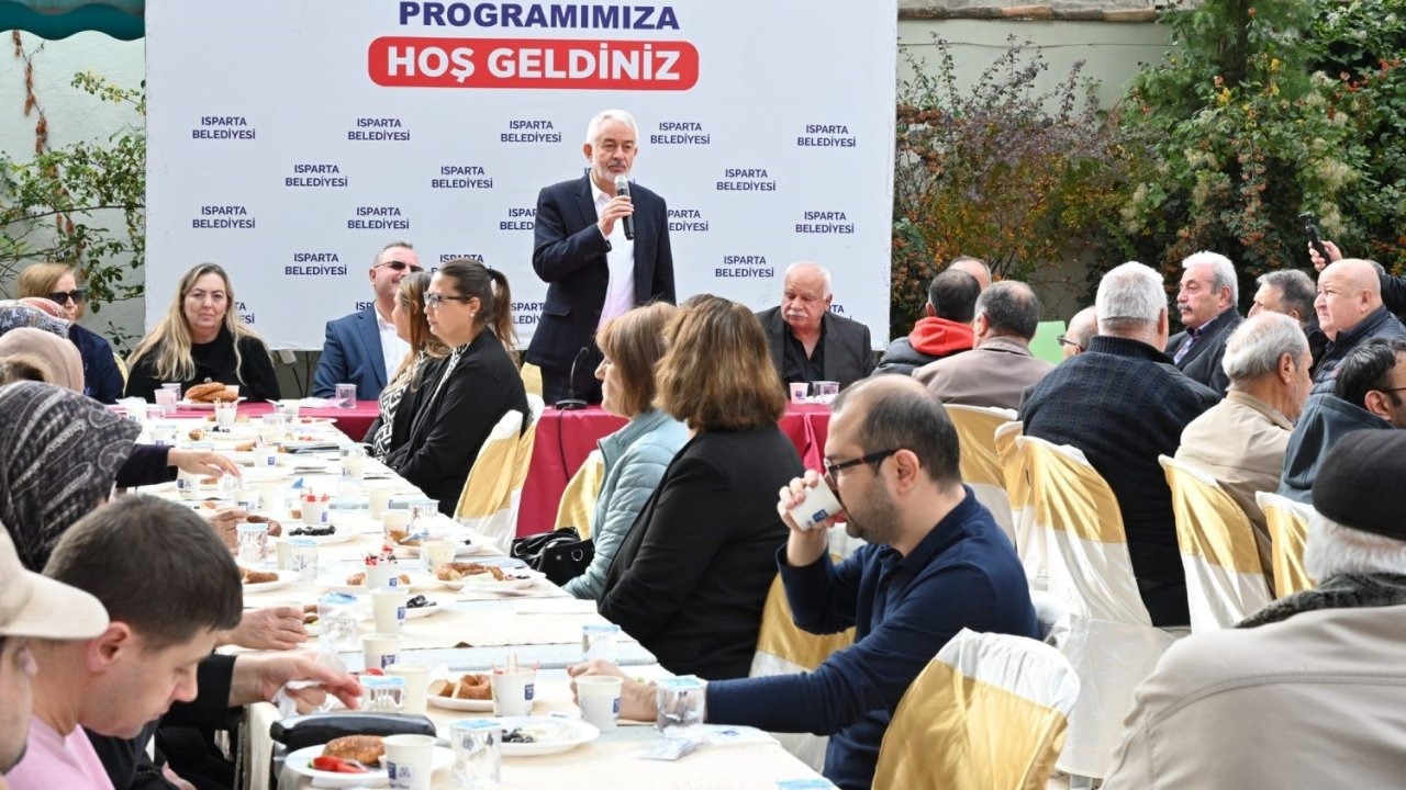 Başkan Başdeğirmen: "Göreve geldiğimizden beri hem tamircilik hem temizlikçilik yapıyoruz"