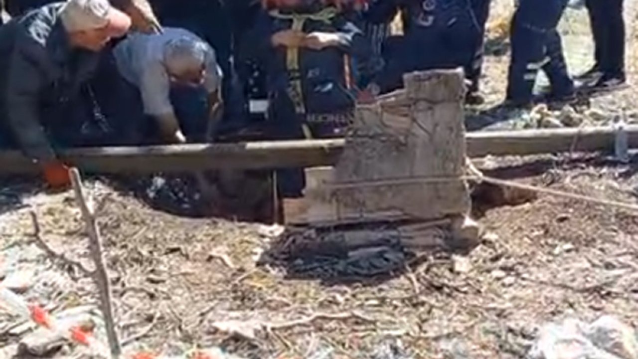 Düştüğü kuyudan itfaiye kurtardı