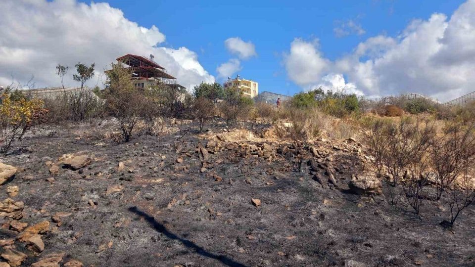 Gazipaşa’da zirai alanda yangın büyümeden söndürüldü