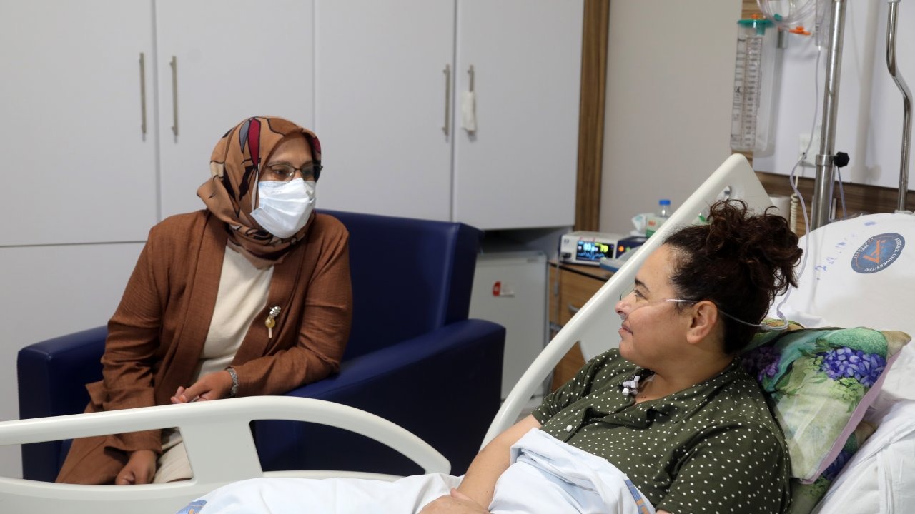 Hastanenin ilk ve son kalp nakli hastaları buluştu