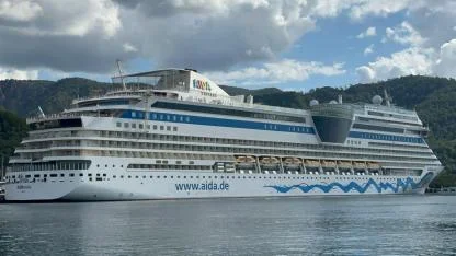 İtalya bayraklı dev kruvaziyer 2 bin 500 yolcusuyla geldi