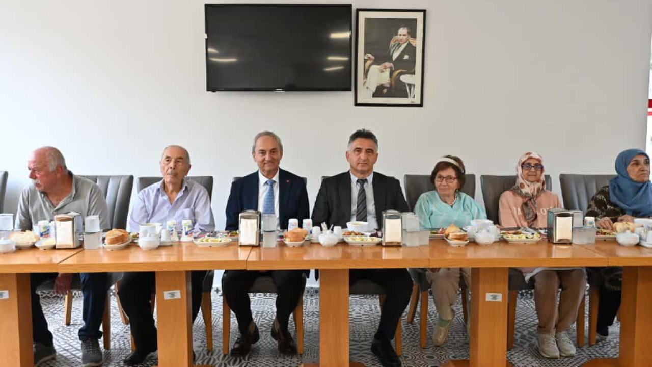 Kaymakam Dervişoğlu ve Başkan Kocagöz, Şefkat ve Huzurevi’ni ziyaret etti