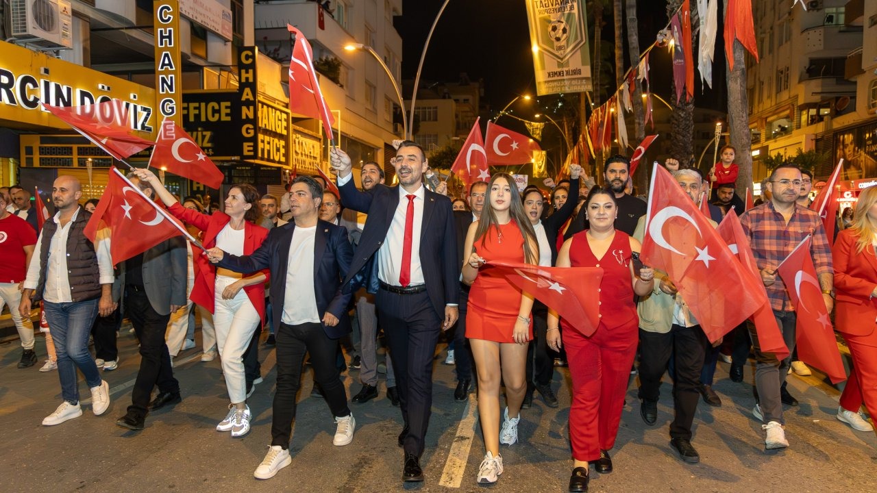 Manavgat'ta fener alayı, kortej ve konserle Cumhuriyet coşkusu