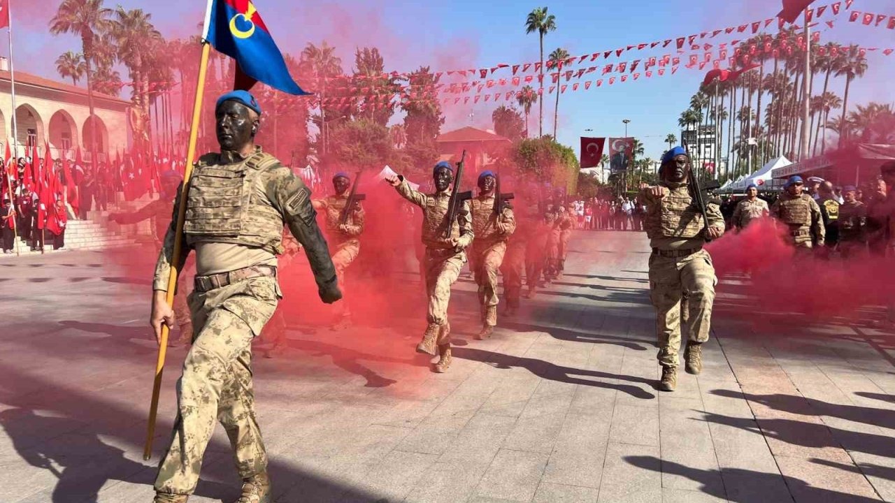 Mersin’de Cumhuriyet Bayramı renkli gösterilerle kutlandı