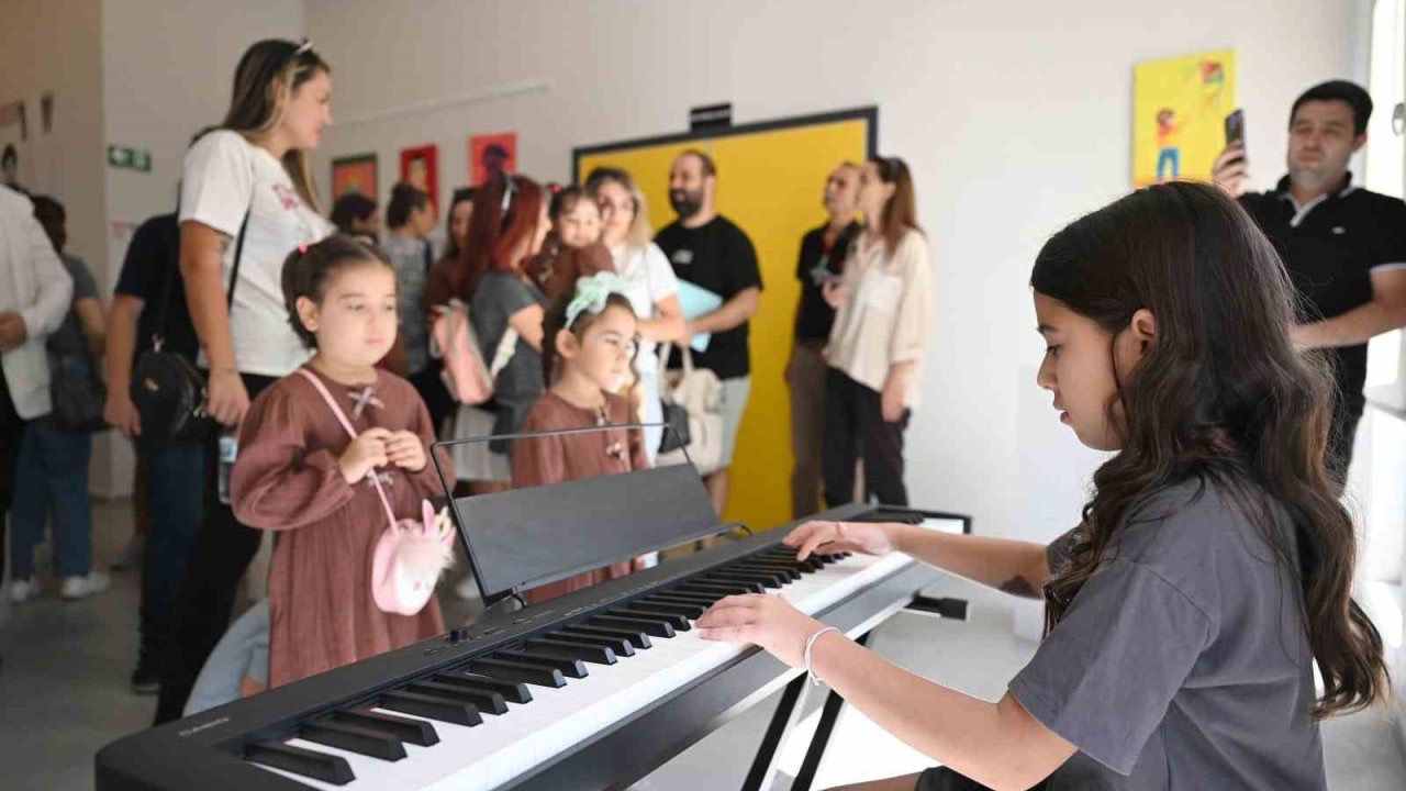 Mersin’de ’Dünya Kız Çocukları Günü’ renkli etkinliklerle kutlandı