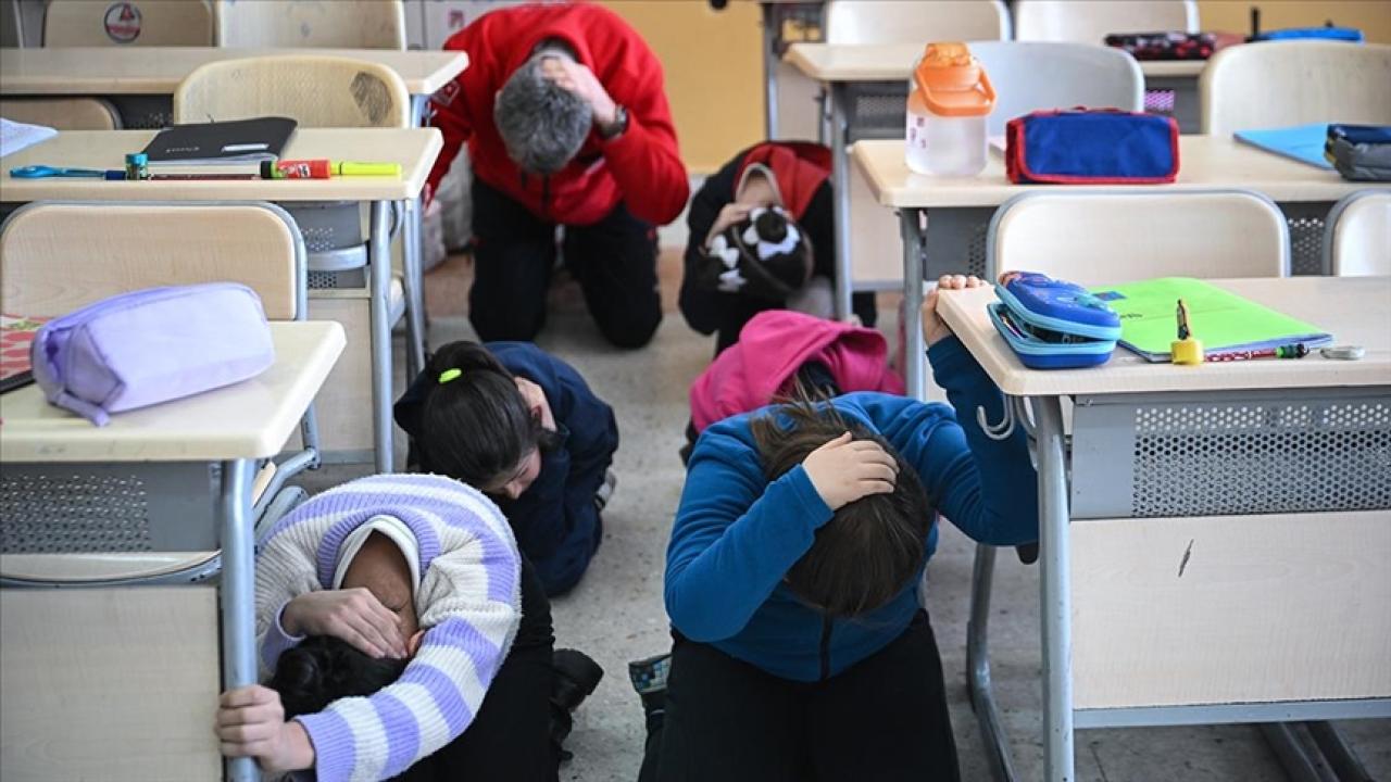 Okullarda eş zamanlı tatbikat yapılacak