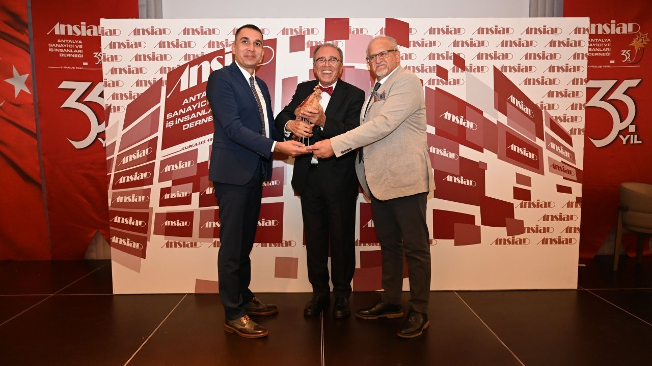 Özbek: Cumhuriyet'in ikinci yüzyılı, bilimin ve teknolojinin yüzyılı olmalı