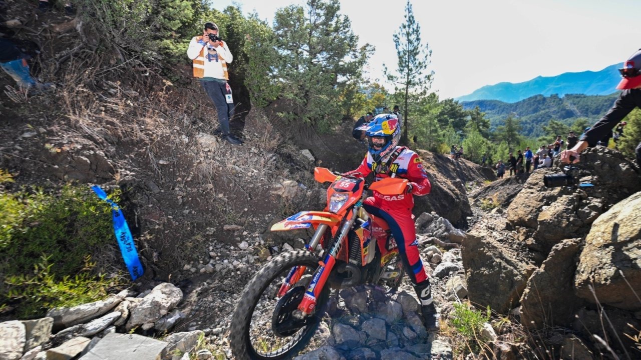 Sea To Sky Enduro Motosiklet Yarışı’nın Orman Etabı’nda lider Manuel Lettenbichler