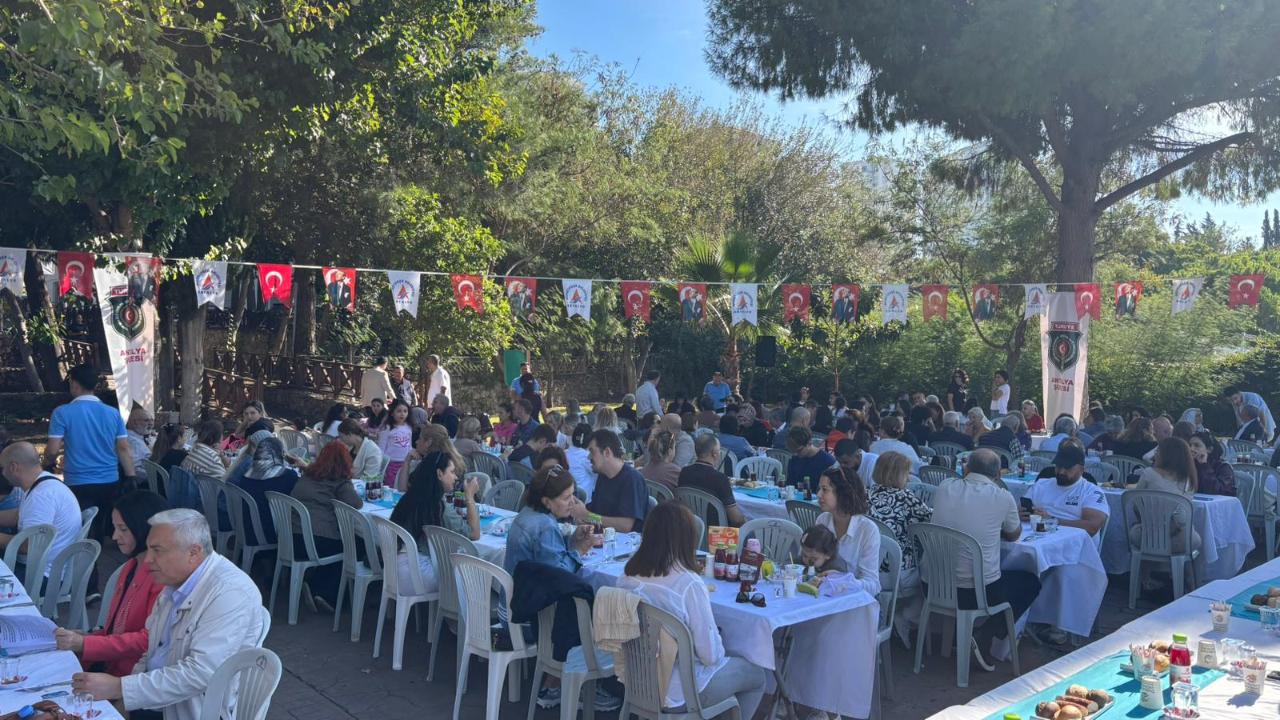 Şehit ve Gaziler Derneği üyeleri kahvaltıda buluştu