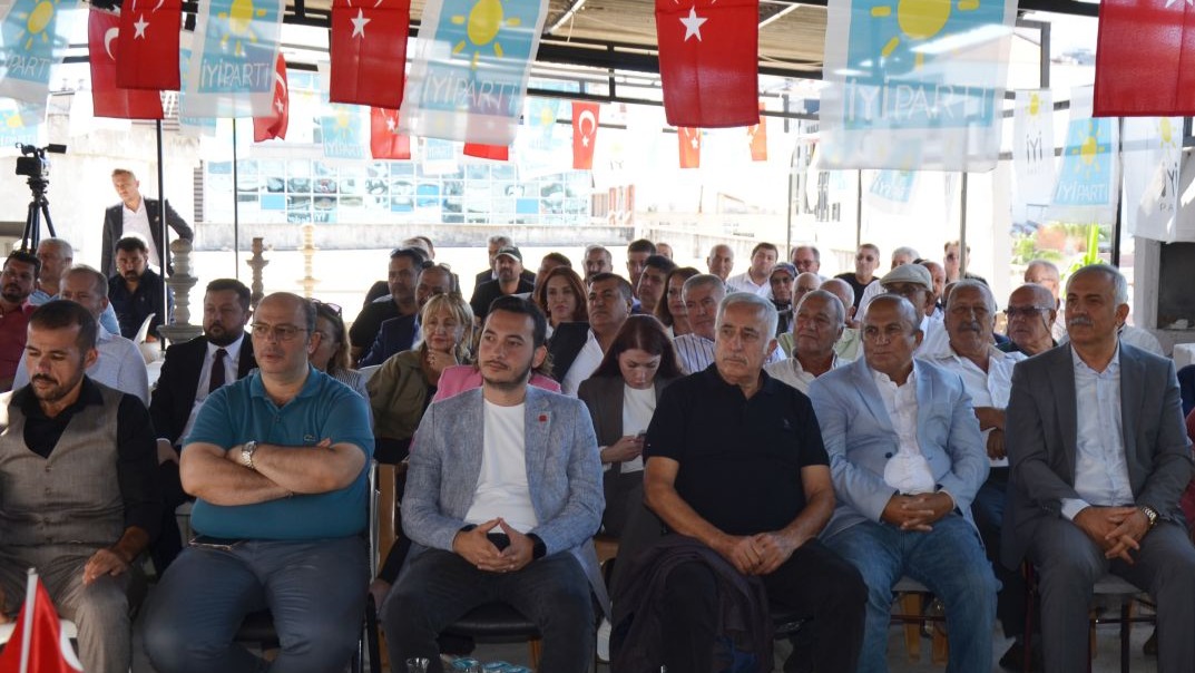 Serik İYİ Parti&#039;de Uzun yeniden seçildi