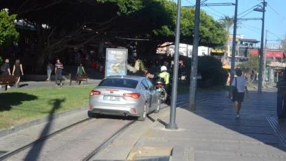 Tramvay yolunu kullanan araçlara ceza
