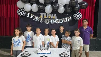 Tuna Uzunoğulları yeni yaşını Satranç temalı doğum günüyle kutladı