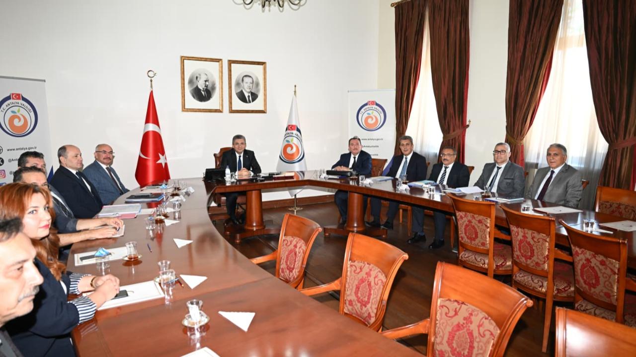 Vali Şahin, Kızılarık krizini çözmek için tarafları aynı masada buluşturdu