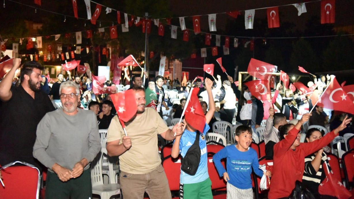 Yıldızların şovu Dokumapark’ta izlendi