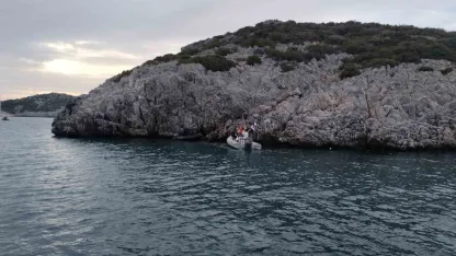 Bodrum’da bot kayalıklara çarptı: 4 yaralı