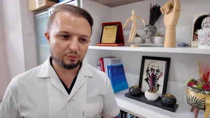 Yanlış duruş alışkanlıkları gizli vücut problemlerine yol açıyor