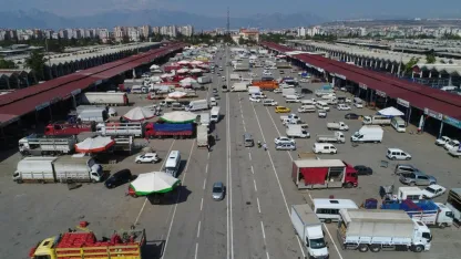 “Çiftçi Hal Kapısında Bekletiliyor”