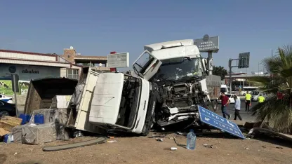 Mersin’de tırlar zincirleme kaza yaptı: 2 yaralı