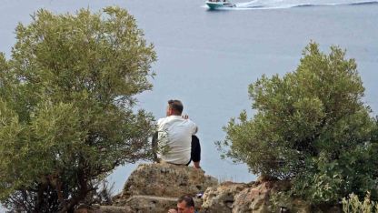 Biri ölümün ucunda, diğerleri manzara keyfinde