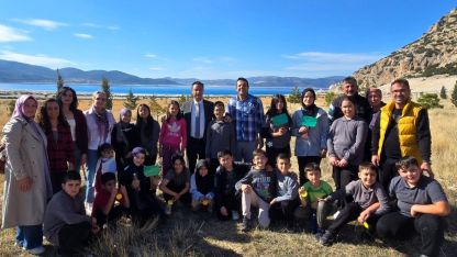 Salda Gölü kıyısına fidan dikildi