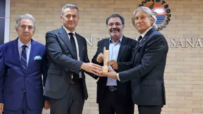 Mersin Kenti Edebiyat Ödülü Ahmet Ümit’in