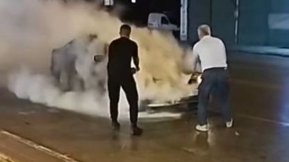 Seyir halindeki otomobil yandı