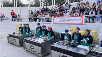 Uluslararası Milas Zeytin Hasat Şenliği renkli görüntülere sahne oldu