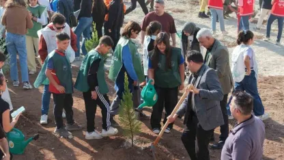 Mersin’de 500 fidan toprakla buluşturuldu