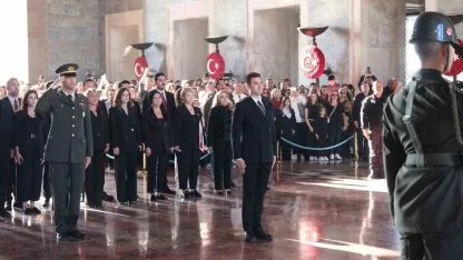 Başkan Mandalinci ve meclis üyelerinden Anıtkabir ziyareti