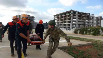 Dağın zirvesinde fenalaşınca ekiplerin kurtarmak için seferber olduğu adam hayatını kaybetti