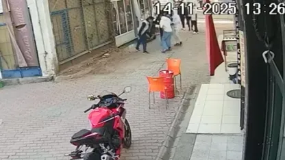 Gençlerin kavgası kanlı bitti: Bıçaklayıp, hiçbir şey olmamış gibi uzaklaştı