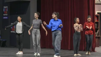 'Dino Ormanı' sahneye çıkıyor