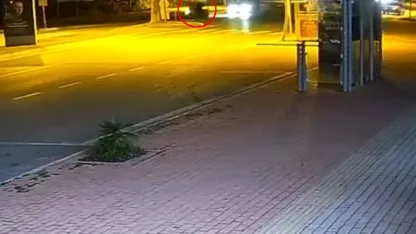 Otomobilin çarptığı motosikletli hayatını kaybetti