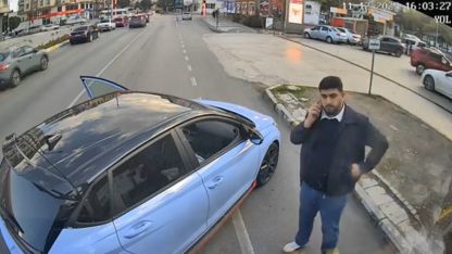 Kadın şoförün kullandığı otobüsün önünü kesen genç, "maganda" ilan edilmesine tepki gösterdi