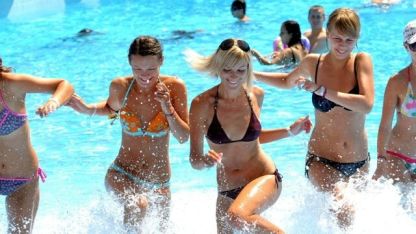 Bakan Ersoy'dan kritik uyarı! 2026 turizminde planlar değişecek