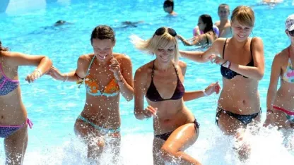 Bakan Ersoy'dan kritik uyarı! 2026 turizminde planlar değişecek