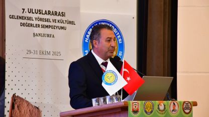 Prof. Dr. Eroğlu'na Türk Kültür ve Sanatına Katkı Ödülü