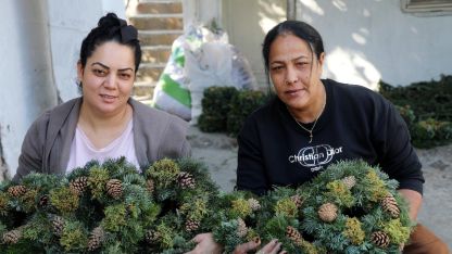 El emeği Noel çelenkleri 20 ülkeye ihraç ediliyor