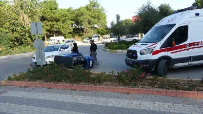 Motorlu bisiklet ile otomobil çarpıştı: 1 yaralı