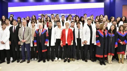 Geleceğin diş hekimleri önlük giydi