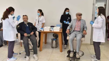 Kepez Belediyesi’nden huzurevi sakinlerine ağız ve diş sağlığı taraması