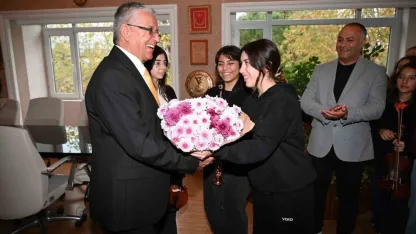 Kemer Belediye Başkanı Topaloğlu’na sürpriz