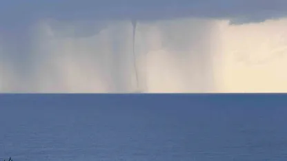 Antalya’da ardı ardına çıkan hortumlar kamerada
